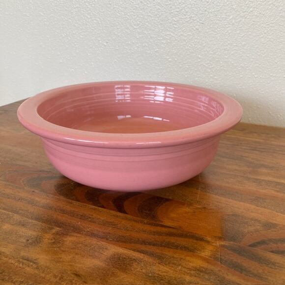 Fiestaware Pink 8 1/4" Classic Rim Large Serving Bowl Homer Laughlin - Picture 5 of 8